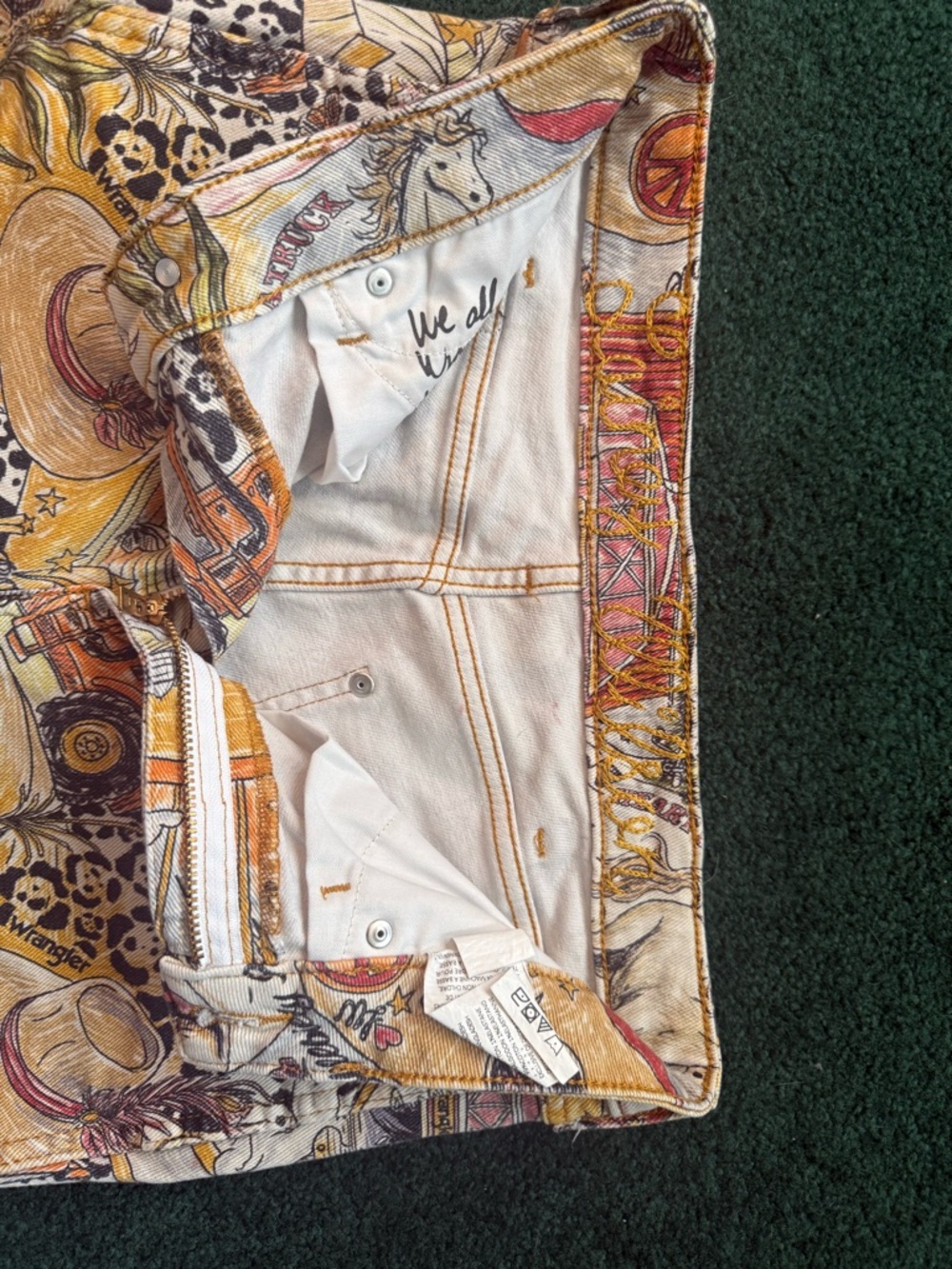 Wrangler x Lainey Wilson Multi-Print Flare Jeans - Picture 10 of 11